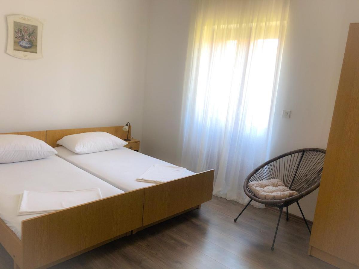 Apartmani Bepina Supetar Bagian luar foto