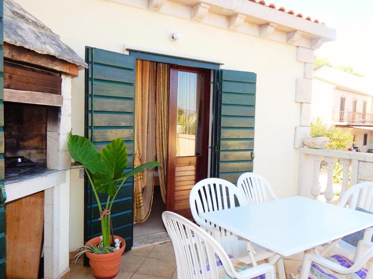 Apartmani Bepina Supetar Bagian luar foto
